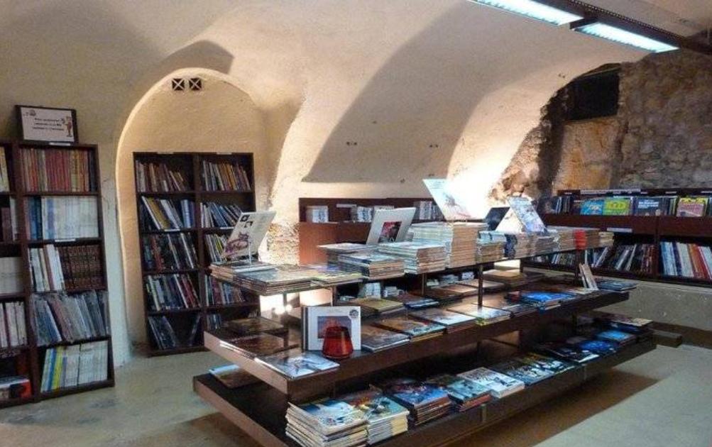 Librairie  espace culturel Aix en Provence : Mairie