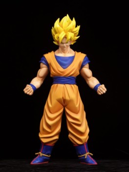 Mangas - Son Goku - Gigantic Series Ver. SSJ - X-Plus
