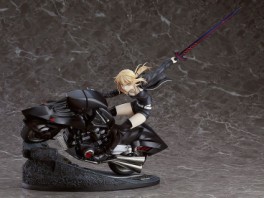 Saber/Altria Pendragon (Alter) & Cuirassier Noir - Good Smile Company