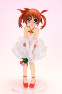 Nanoha Takamachi - Ver. Dress - Kotobukiya