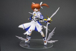 Nanoha Takamachi - Ver. Zenryoku Zenkai - Kotobukiya