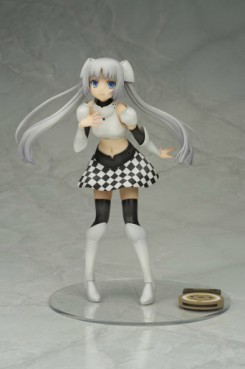 Miss Monochrome - Bell Fine