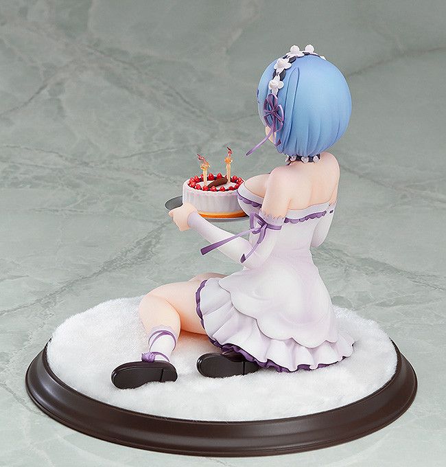 re-zero-rem-birthday-cake-kadokawa-3.jpg