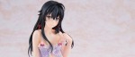 Yukino Yukinoshita en lingerie chez Revolve